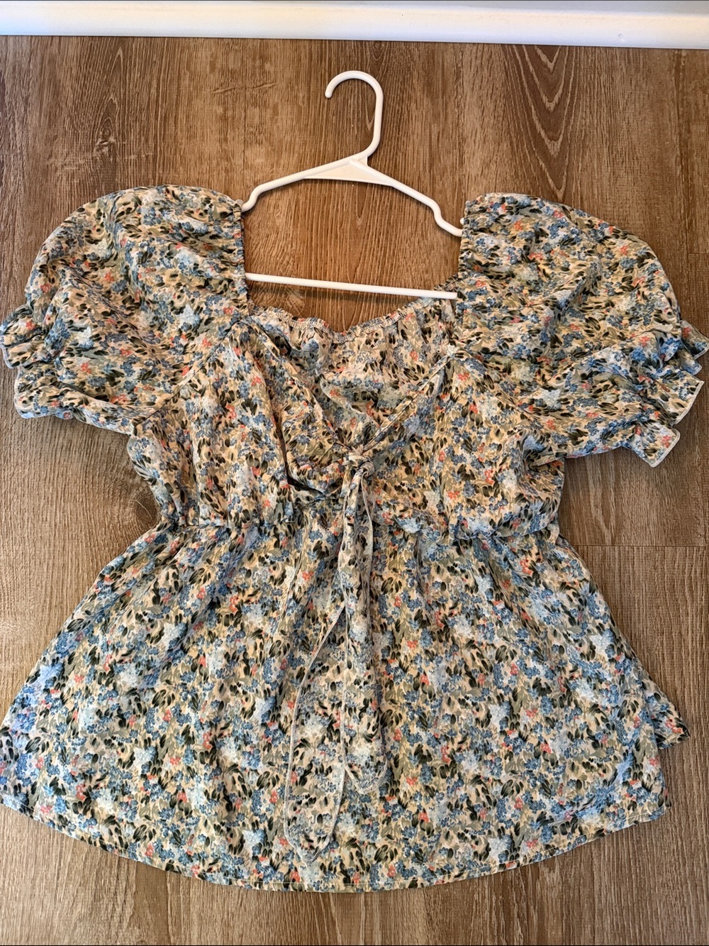 SHEIN Blue Cream Floral Puff-Sleeve Peasant Top